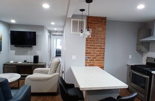 Ampere Apartamento | Monthly Stays: 2BR apartment 8 Min Walk from NJ Transit Train to NYC