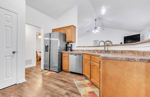 Southaven Casa | MONTHLY STAYS-Charming 4BR Southaven Home-Near Stateline, Silo Square.