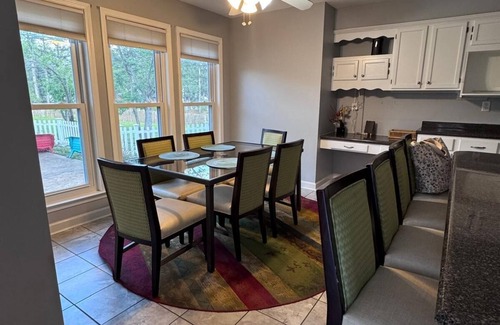 Cordova Casa | MONTHLY STAYS-Phenomenal 4 Bedrooms + Extra Space Beds in Cordova