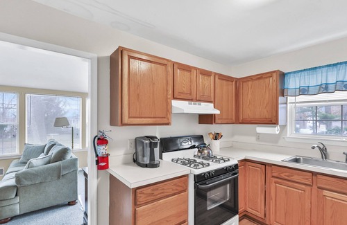 Osbornsville Casa | Monthly Summer Rental Home - beach passes included!