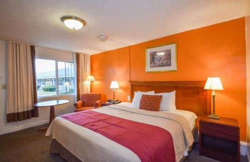 Natick Hotel | Monticello Inn- Framingham/ Boston