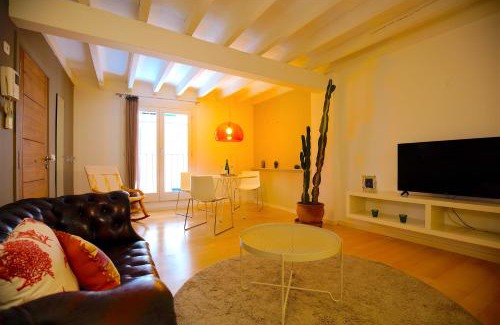 La Llotja-Born Apartamento | Montmari - Turismo de Interior
