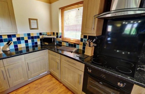 Ascog Chalet De Esquí | Montrose Lodge with private hot tub and sauna