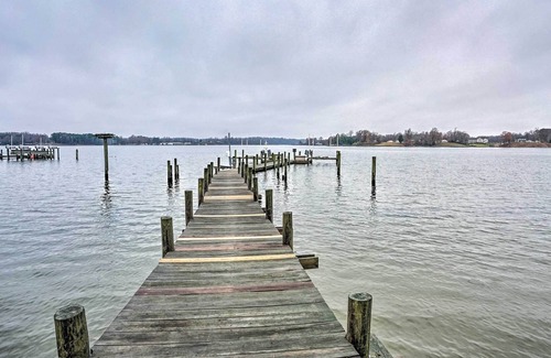 Mount Holly Casa | Montross Retreat w/ Private Boat Dock!