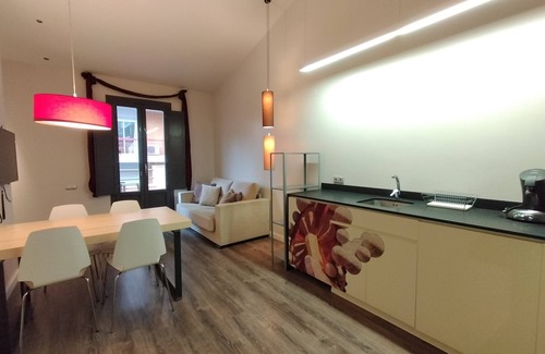 La Sagrada Familia Apartamento | Montserrat Apartments by gaiarooms