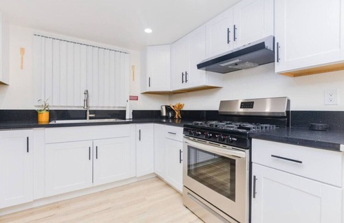 Huntington Beach Apartamento | Moody A2 - Cozy Private Room+Bath
