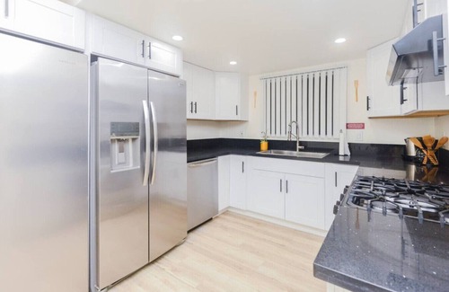 Huntington Beach Apartamento | Moody A2 - Cozy Private Room+Bath