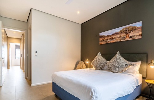 Salt Rock Apartamento | Moody Modern Coastal Forest Condo