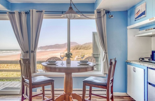 Newport Hotel | Moolack Shores Inn
