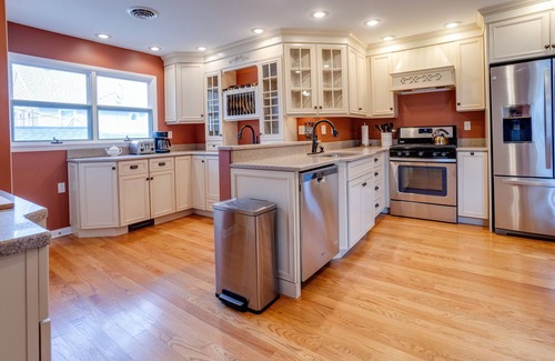 Dresden Casa | ¡NUEVO LISTADO! Moondance on Seneca Lake, hermosa casa frente al lago
