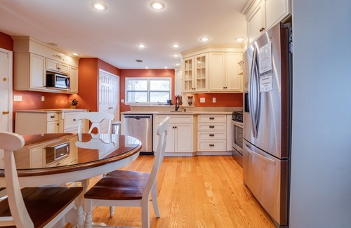 Dresden Casa | ¡NUEVO LISTADO! Moondance on Seneca Lake, hermosa casa frente al lago
