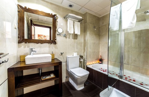 Carihuela Hotel | Moon Dreams Torremolinos - Adults Recommended