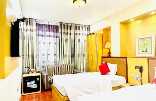 Dich Vong Hotel | Moon Hotel 56 Truong Cong Giai