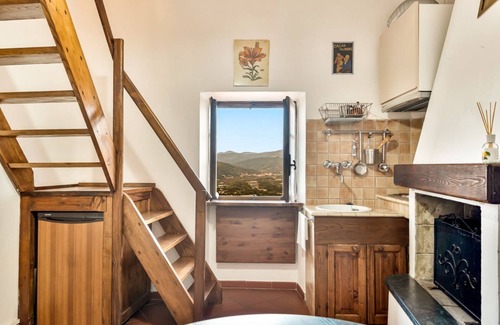 Vezzano Ligure Casa | Moon in the Castle, Sea Lands