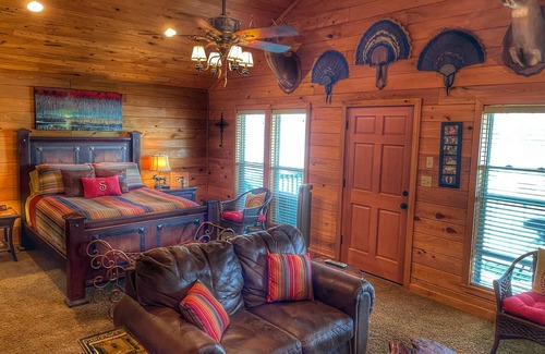 Dundee Casa | Moon Lake Escape on the water & near Clarksdale, MS & Helena, AR