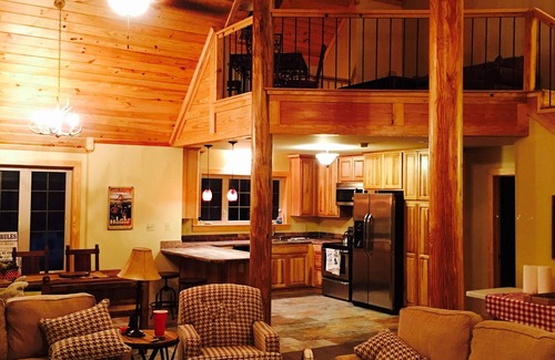 Dundee Casa | ¡El lodge junto al lago New Moon Lake MS es perfecto para una escapada en familia o en pareja!