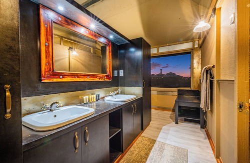 Solitaire Cabina | Moon Mountain Lodge