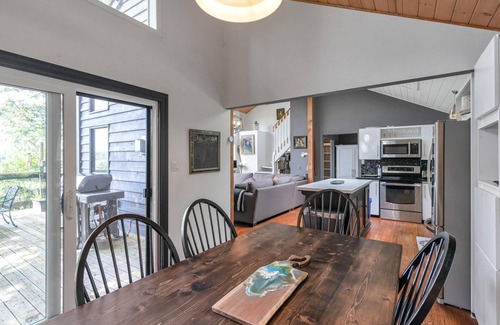 Bala Cabaña | Moon River Cottage Sanctuary With Private Beach in Bala!