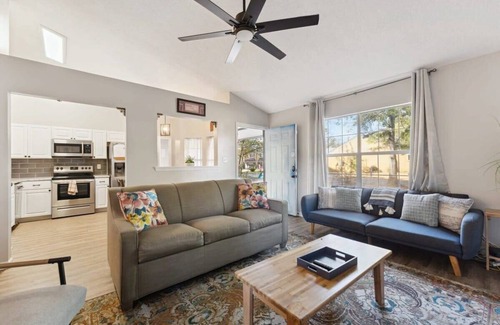 Savannah Casa | Moon River District, Updated! Wistful Washington