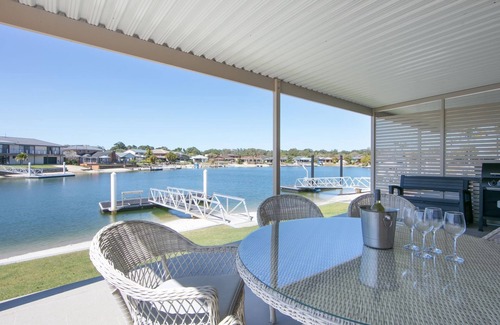 Yamba Apartamento | Moondance 2 - Canal front duplex