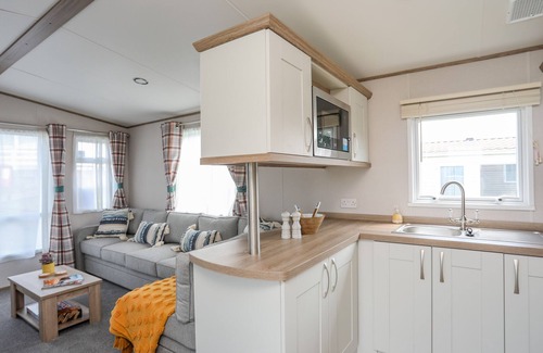 Chwilog Cabaña | MOONDUNES - PWLLHELI, pet friendly, with a garden in Chwilog