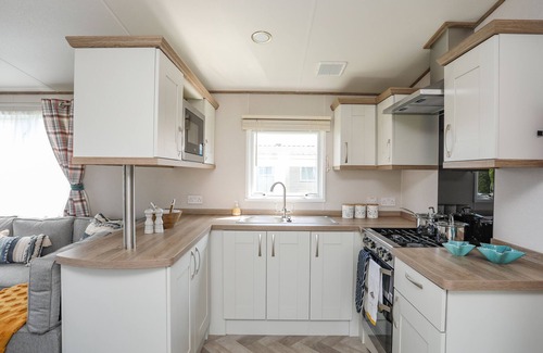 Chwilog Cabaña | MOONDUNES - PWLLHELI, pet friendly, with a garden in Chwilog