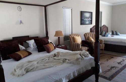 Sandbaai Casa | Moondust near the ocean, food and wine