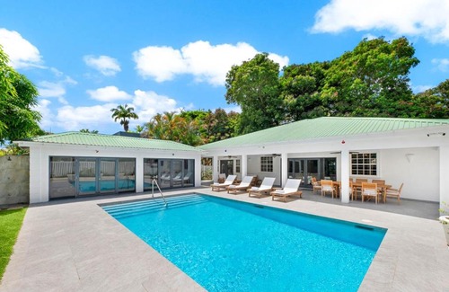 Sunset Crest Casa | Moonflower home by Bluescape