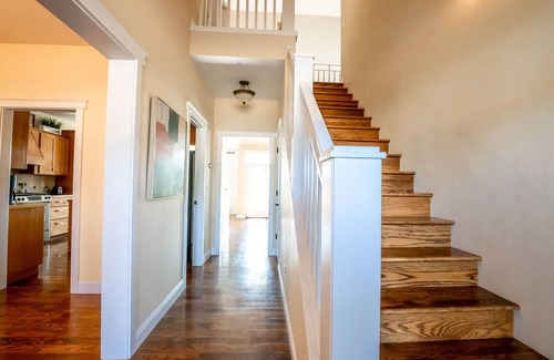 Walla Walla Casa | Moonlight Manor - beautiful home on 2.3 acres with vineyard view & private pool.