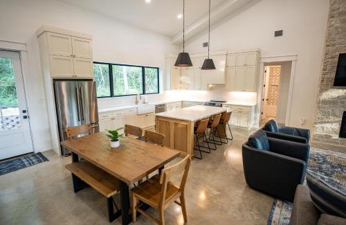 Hearne Casa | Moonlight Oaks Retreat