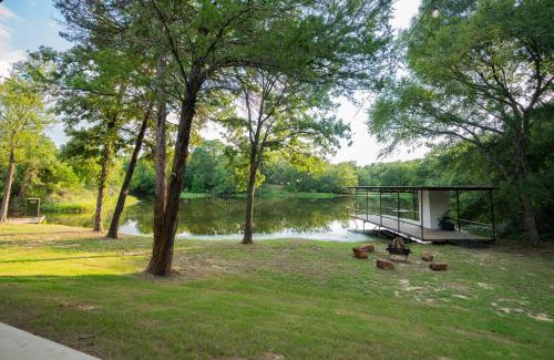 Hearne Casa | Moonlight Oaks Retreat