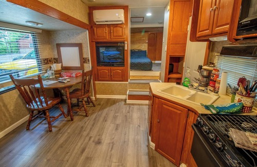 Columbia Casa | Moonlight (Tiny home - Camper conversion)