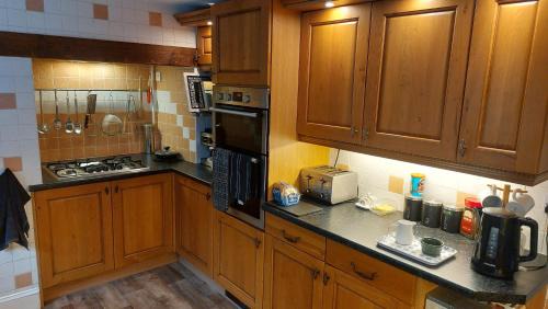 High Street Casa | Moonraker Room with a View with ensuite shower room