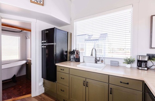 Apple Valley Casa | Moonrise Tiny Home Su