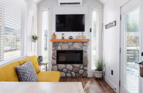 Apple Valley Casa | Moonrise Tiny Home