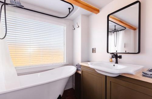 Apple Valley Casa | Moonrise Tiny Home