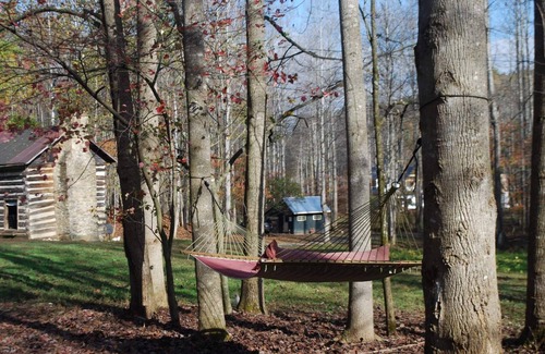 Haywood Alquiler De RV | Moonshine Glamping Cabin near Old Rag Mountain in Shenandoah National Park