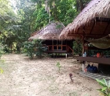 Ranong Chalet De Esquí | Moonshine Phayam beach resort & restaurant
