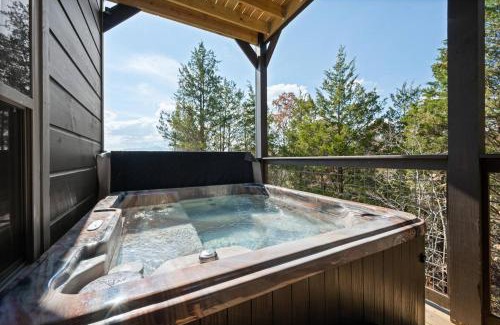 Sevierville Casa | Moonwalking Bear- Perfect Fall Cabin Stay