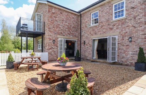 Poulton-le-Fylde Casa | Moor End Manor