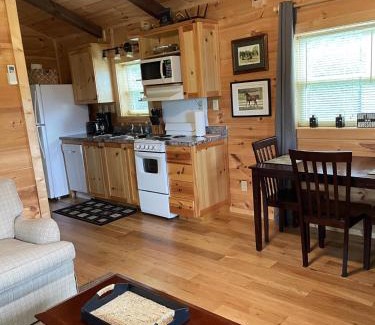 Tryon Casa | Moore Road Cabin 1 Pet Friendly