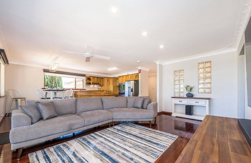 Guilderton Casa | Moore than a Shack - Ultimate coastal retreat