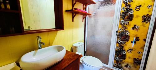 Temae Casa | MOOREA - The Golden Reef Bungalow Bora Bora