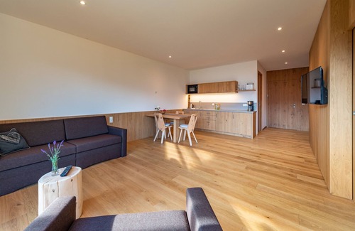 Marlengo Chalet De Esquí | Moosbichlerhof new chalet 55 sqm, panoramic view, pool near Merano, Merano Card.