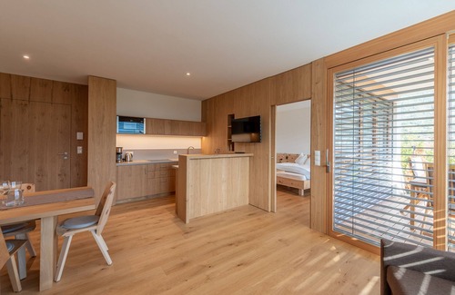 Marlengo Chalet De Esquí | Moosbichlerhof new chalet 55 sqm, panoramic view, pool near Merano, Merano Card.