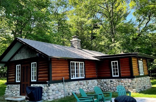 Harbor Springs Casa | Moose Cabin at Blisswood Resort