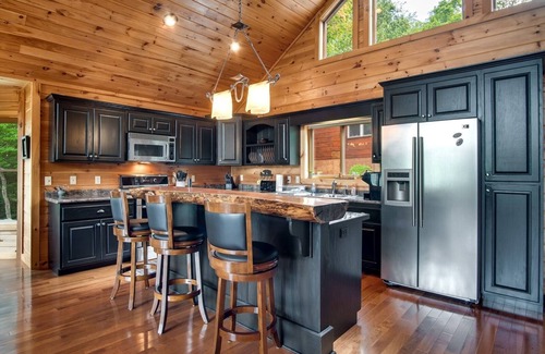 Bryson City Cabina | Moose Cabin- Luxury with Amazing Views