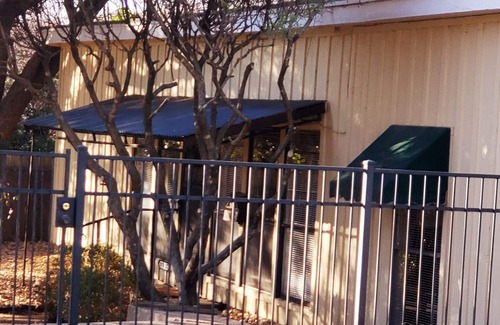 Richland Hills Casa | Moose Caboose: Pool + Park = Staycation or MiniMoon!