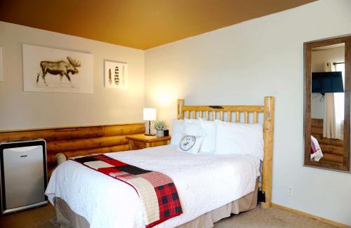 West Yellowstone Hotel | Moose Creek Inn