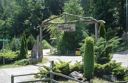 Waynesville Cabina | Moose Crossing Log Cabins, Waynesville N C 1/2 milla hasta Blue Ridge Pkwy.